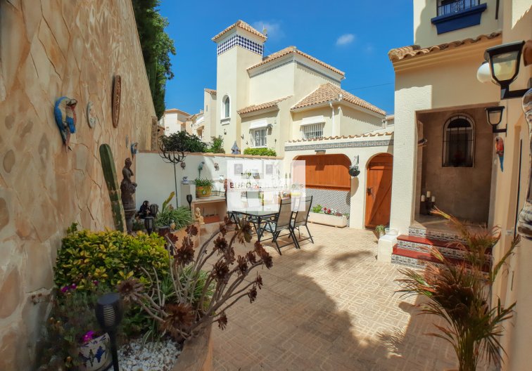 Segunda mano - villa - Villamartin - Costa Blanca