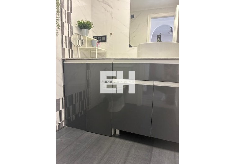 Segunda mano - Apartamento  - Torrevieja - Centro