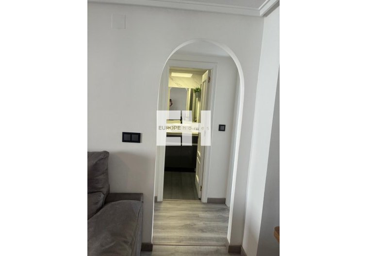 Segunda mano - Apartamento  - Torrevieja - Centro