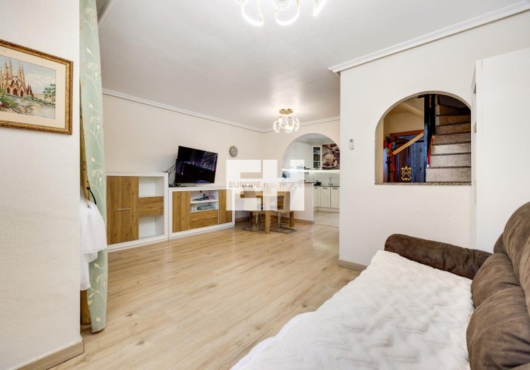 Segunda mano - town house - Torrevieja - Aguas Nuevas