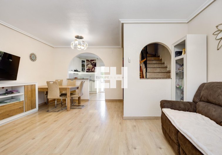 Segunda mano - town house - Torrevieja - Aguas Nuevas