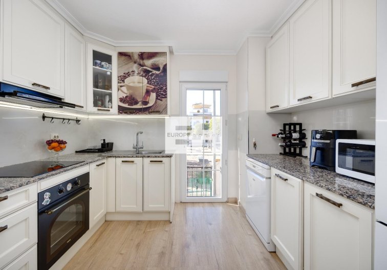 Segunda mano - town house - Torrevieja - Aguas Nuevas