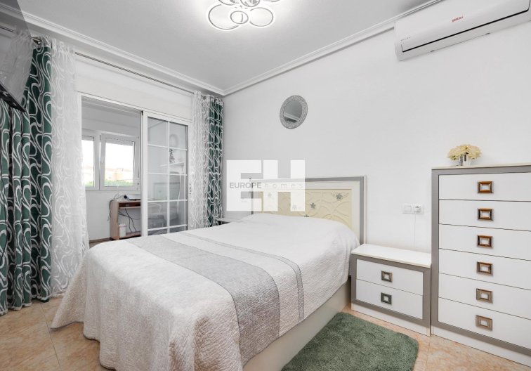 Segunda mano - town house - Torrevieja - Aguas Nuevas