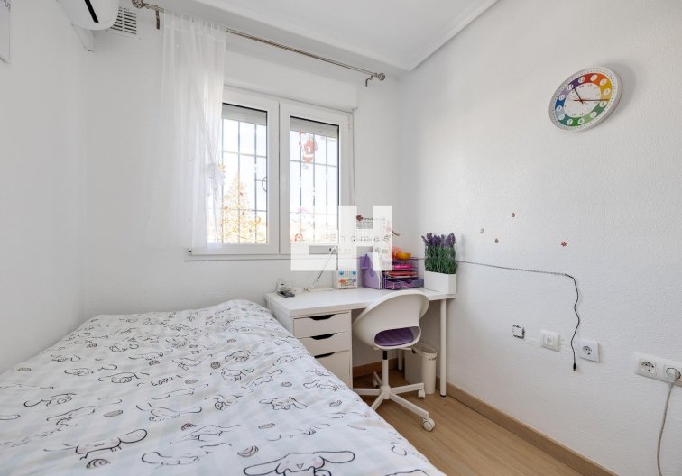 Segunda mano - town house - Torrevieja - Aguas Nuevas