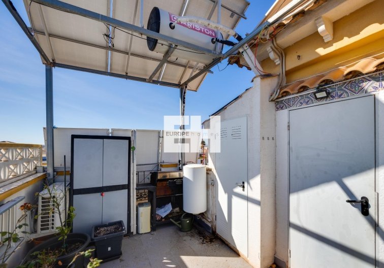 Segunda mano - town house - Torrevieja - Aguas Nuevas