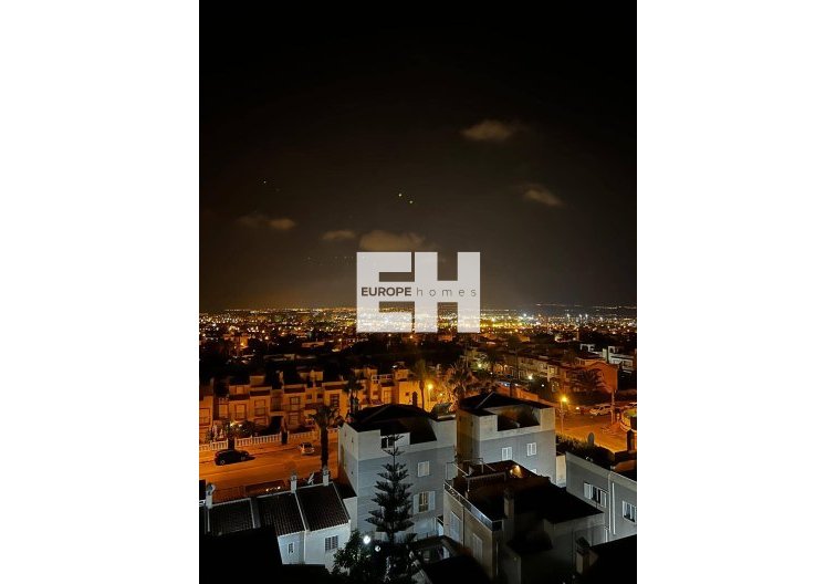 Segunda mano - Apartamento  - Torrevieja - Aguas Nuevas