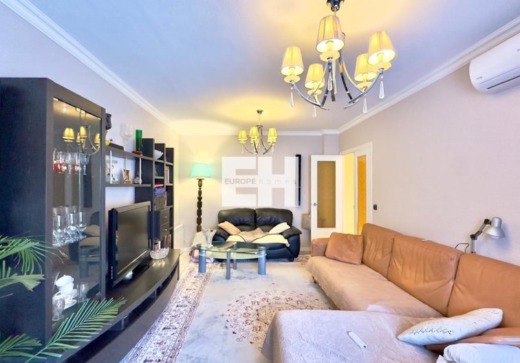 Segunda mano - Apartamento  - Torrevieja - Centro