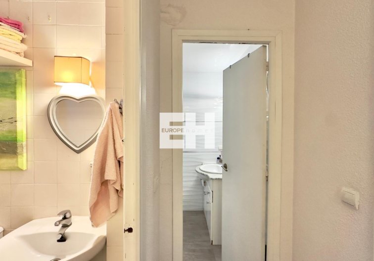 Segunda mano - Apartamento  - Torrevieja - Centro