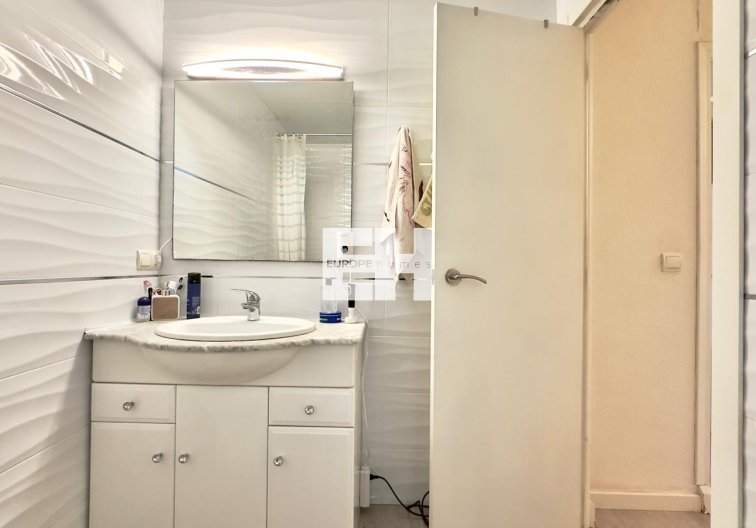 Segunda mano - Apartamento  - Torrevieja - Centro