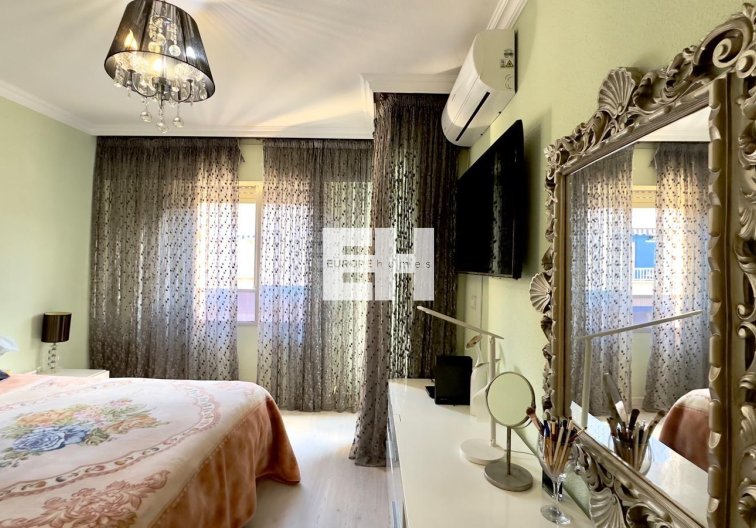 Segunda mano - Apartamento  - Torrevieja - Centro