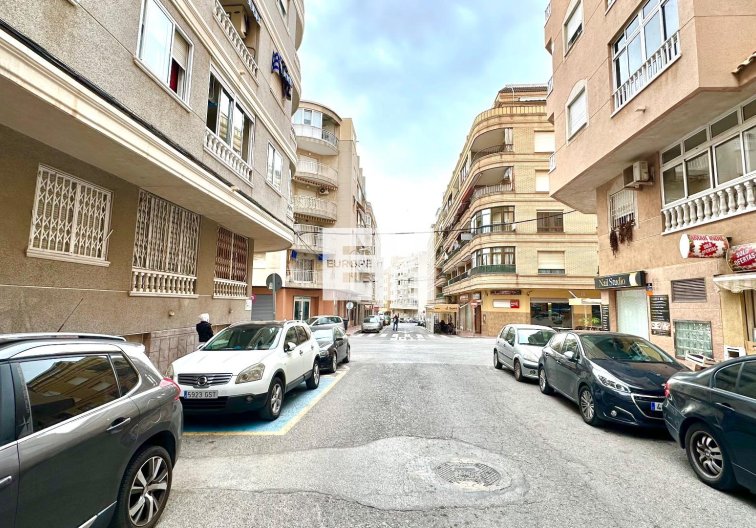 Segunda mano - Apartamento  - Torrevieja - Centro