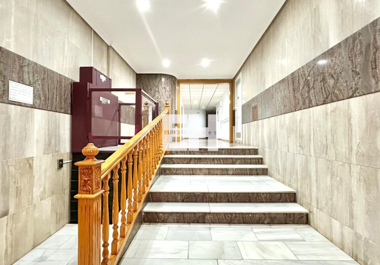 Segunda mano - Apartamento  - Torrevieja - Centro