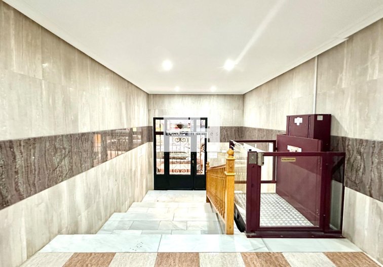 Segunda mano - Apartamento  - Torrevieja - Centro