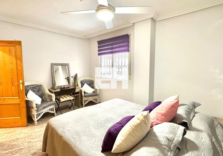 Segunda mano - Apartamento  - Torrevieja - Centro