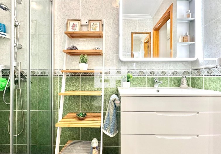 Segunda mano - Apartamento  - Torrevieja - Centro