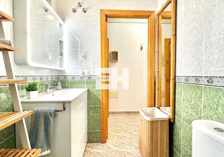 Segunda mano - Apartamento  - Torrevieja - Centro