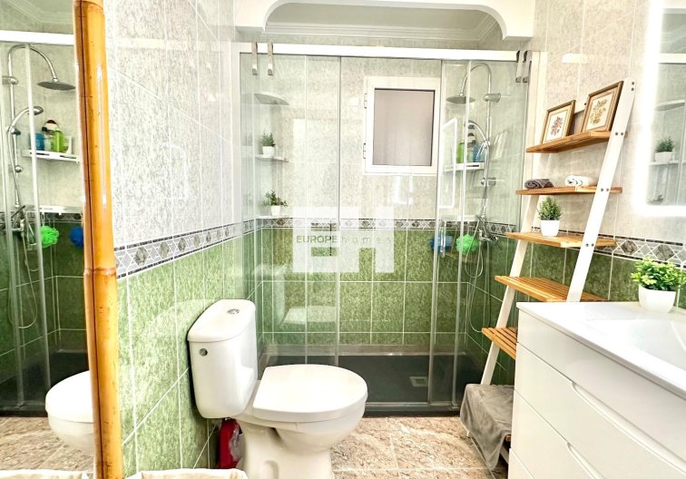 Segunda mano - Apartamento  - Torrevieja - Centro