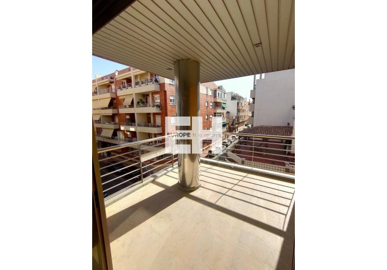 Segunda mano - Apartamento  - Torrevieja - Estacion De Autobuses