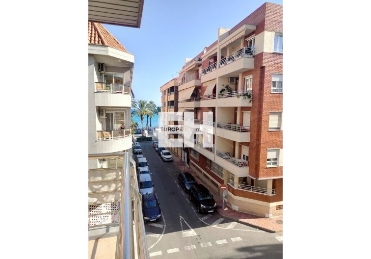 Segunda mano - Apartamento  - Torrevieja - Estacion De Autobuses