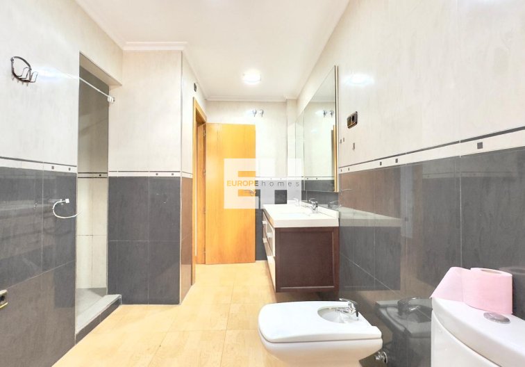 Segunda mano - Apartamento  - Torrevieja - Centro