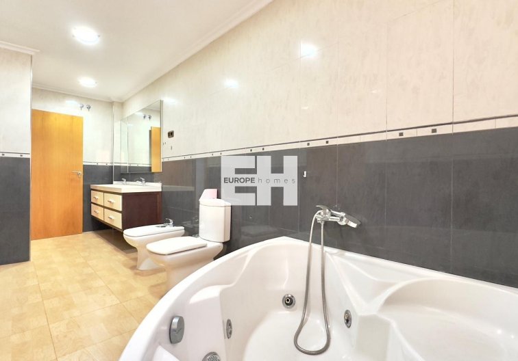 Segunda mano - Apartamento  - Torrevieja - Centro