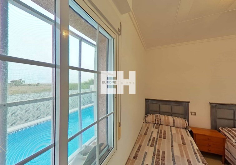 Segunda mano - villa - Torrevieja - San Luis