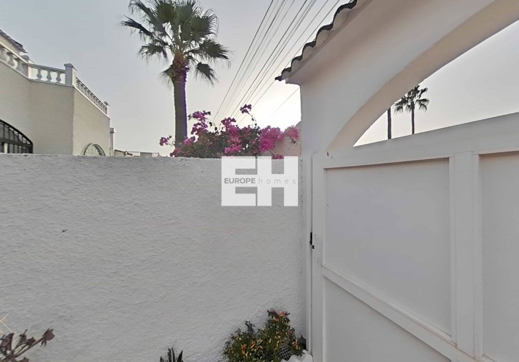 Segunda mano - villa - Torrevieja - San Luis