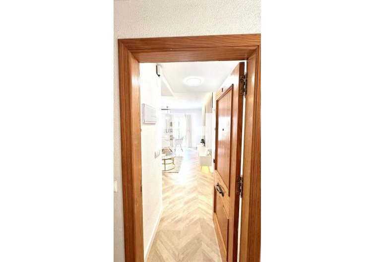 Segunda mano - Apartamento  - Torrevieja - Centro