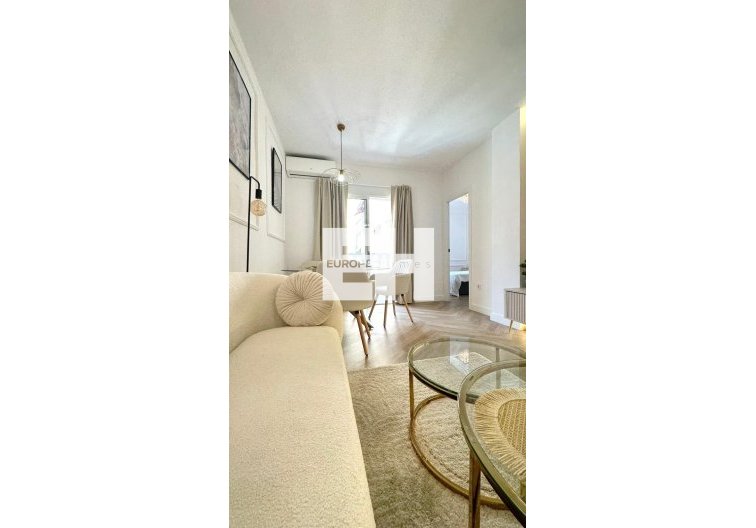 Segunda mano - Apartamento  - Torrevieja - Centro