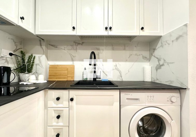 Segunda mano - Apartamento  - Torrevieja - Centro