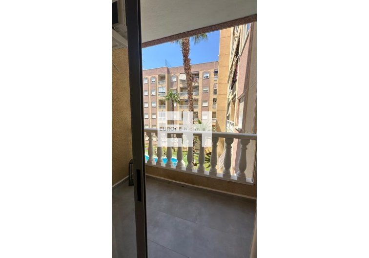 Segunda mano - Apartamento  - Torrevieja - Centro
