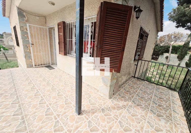 Segunda mano - villa - Torrevieja - Los Balcones - Los Altos Del Edén