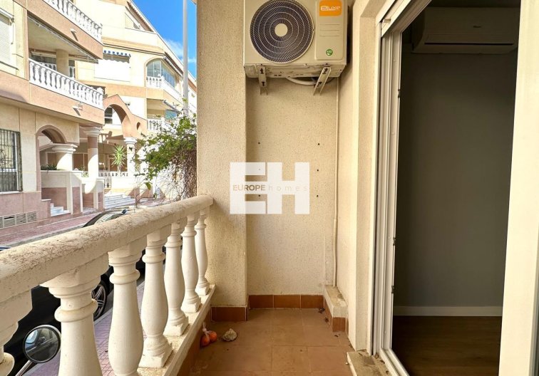 Segunda mano - Apartamento  - Torrevieja - La Mata Pueblo