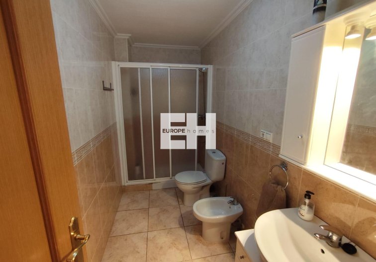 Segunda mano - Apartamento  - Torrevieja - Estacion De Autobuses