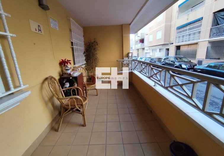 Segunda mano - Apartamento  - Torrevieja - Estacion De Autobuses