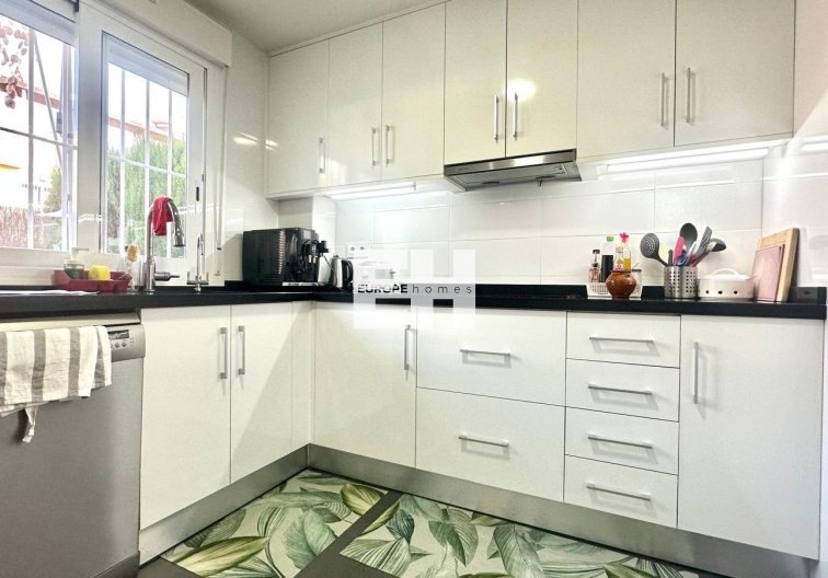 Segunda mano - town house - Torrevieja - Aguas Nuevas