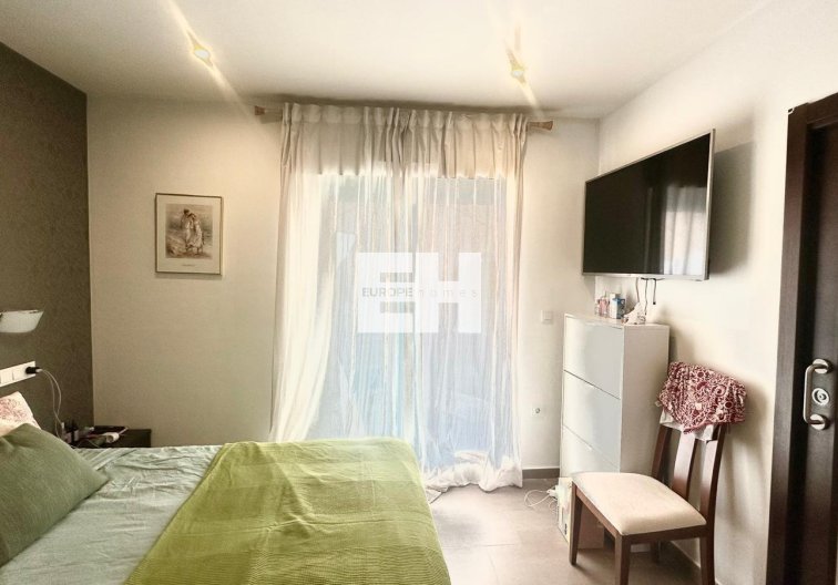 Segunda mano - town house - Torrevieja - Aguas Nuevas