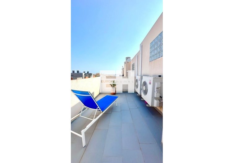 Segunda mano - town house - Torrevieja - Aguas Nuevas