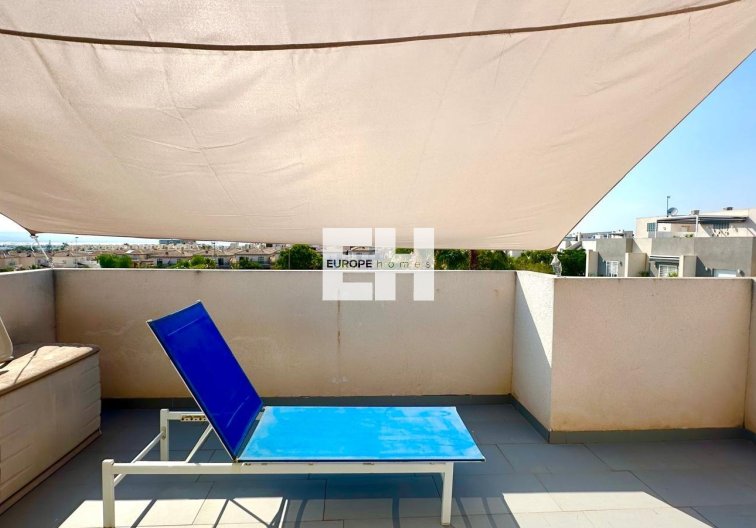 Segunda mano - town house - Torrevieja - Aguas Nuevas