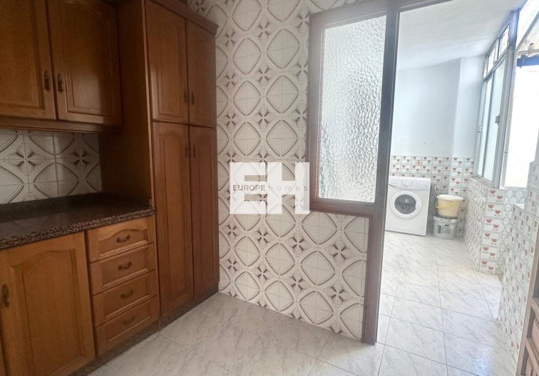 Segunda mano - Apartamento  - Torrevieja - Estacion De Autobuses