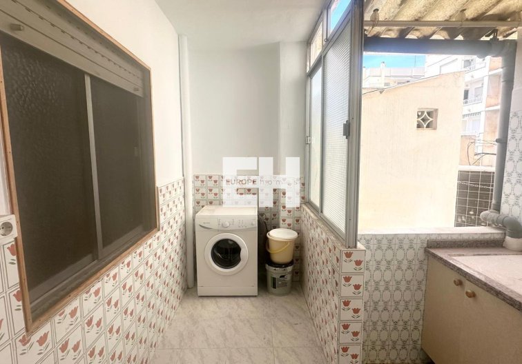 Segunda mano - Apartamento  - Torrevieja - Estacion De Autobuses