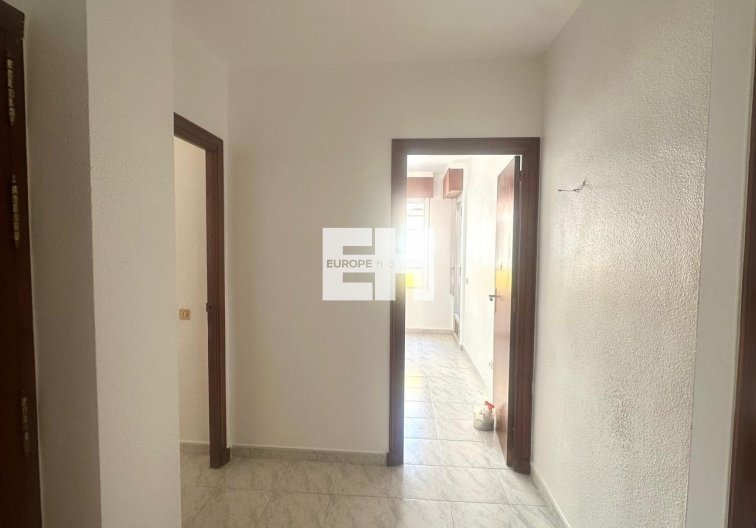 Segunda mano - Apartamento  - Torrevieja - Estacion De Autobuses