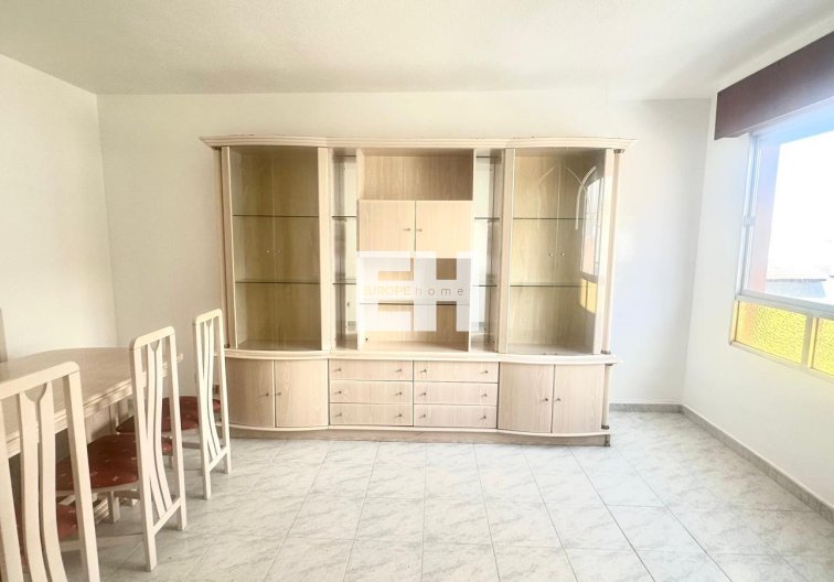 Segunda mano - Apartamento  - Torrevieja - Estacion De Autobuses