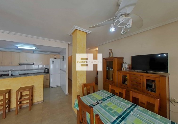 Segunda mano - Apartamento  - Torrevieja - Estacion De Autobuses