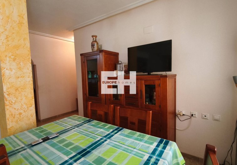 Segunda mano - Apartamento  - Torrevieja - Estacion De Autobuses