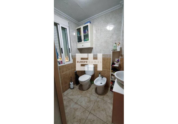 Segunda mano - Apartamento  - Torrevieja - Estacion De Autobuses