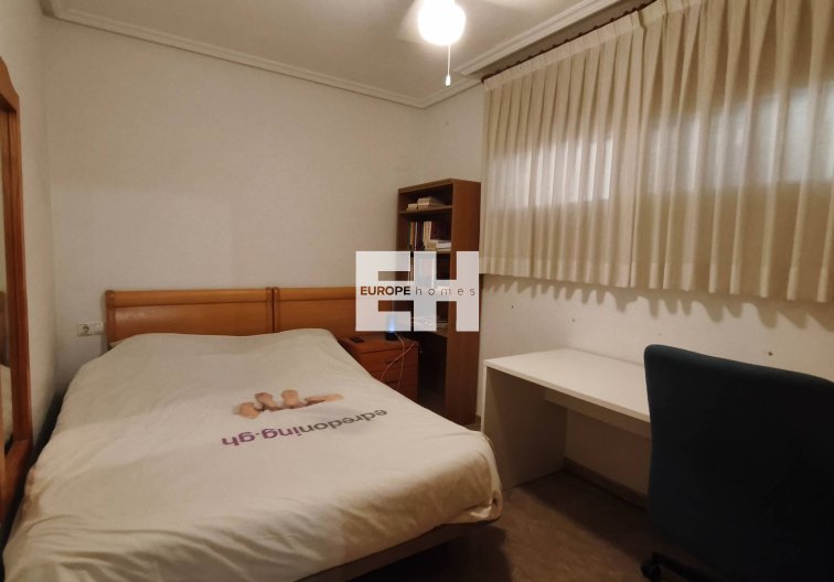 Segunda mano - Apartamento  - Torrevieja - Estacion De Autobuses