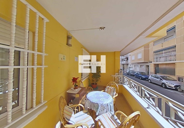 Segunda mano - Apartamento  - Torrevieja - Estacion De Autobuses