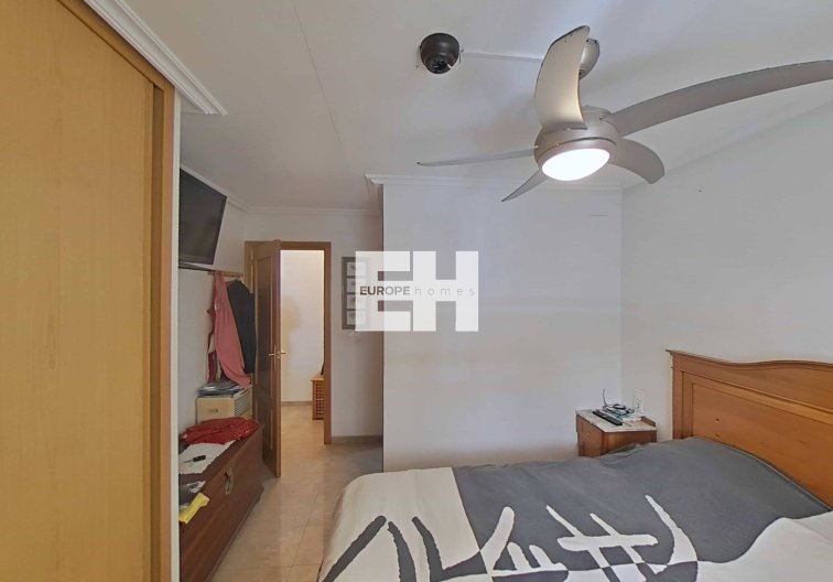 Segunda mano - Apartamento  - Torrevieja - Estacion De Autobuses