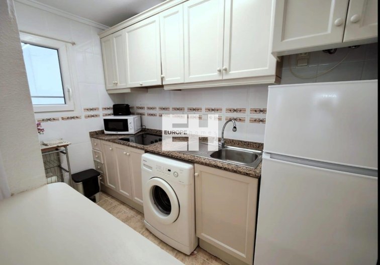 Segunda mano - Apartamento  - Torrevieja - Estacion De Autobuses